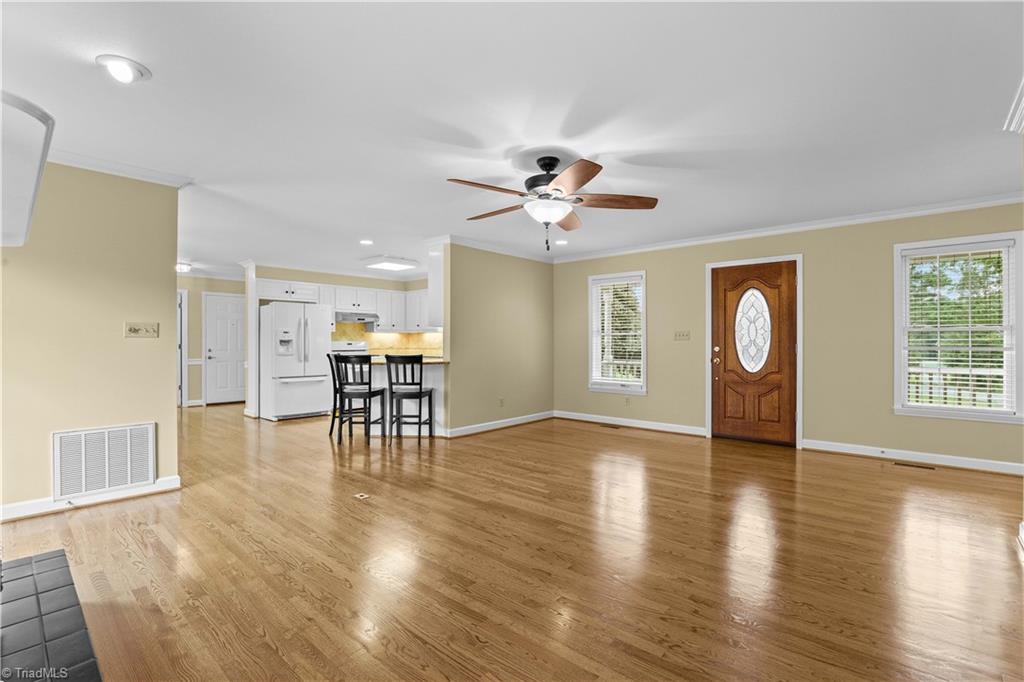 property viewer photo 8