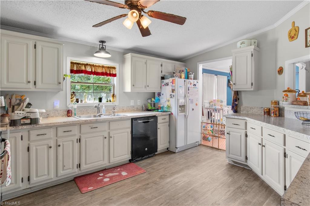 property viewer photo 12