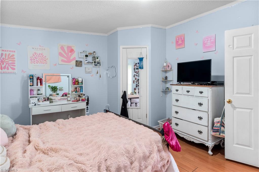 property viewer photo 24