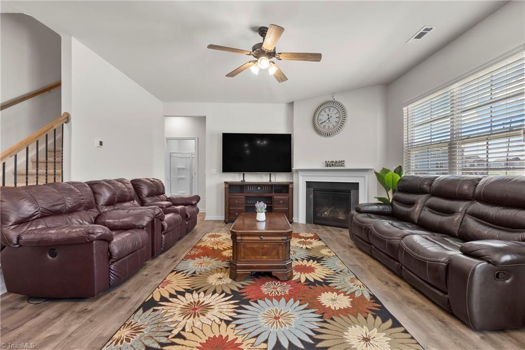 property viewer photo 16