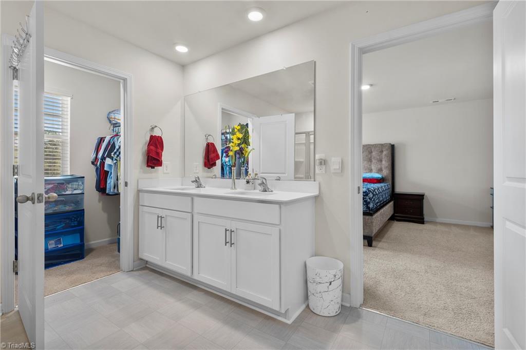 property viewer photo 26