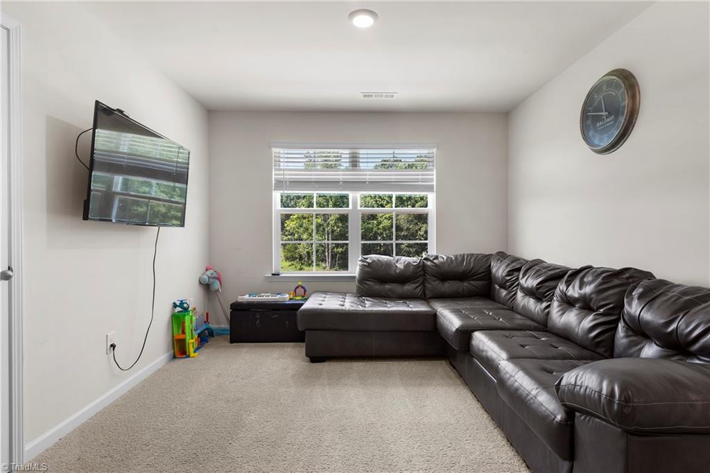 property viewer photo 32