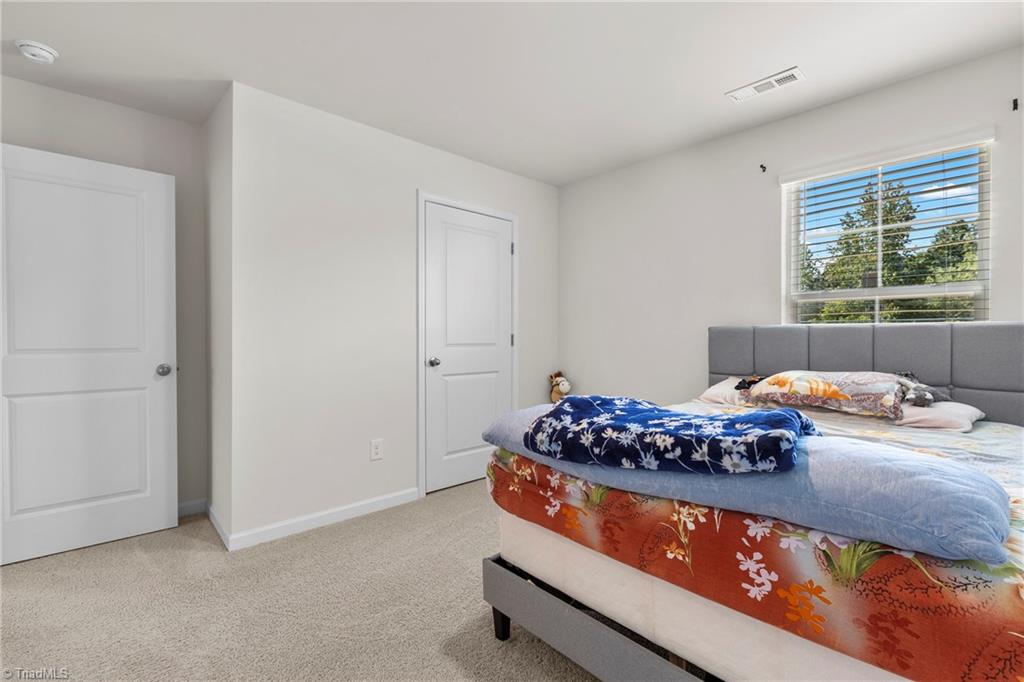 property viewer photo 35