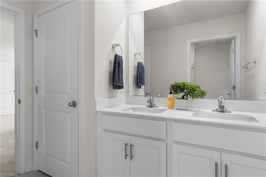 property viewer photo 37