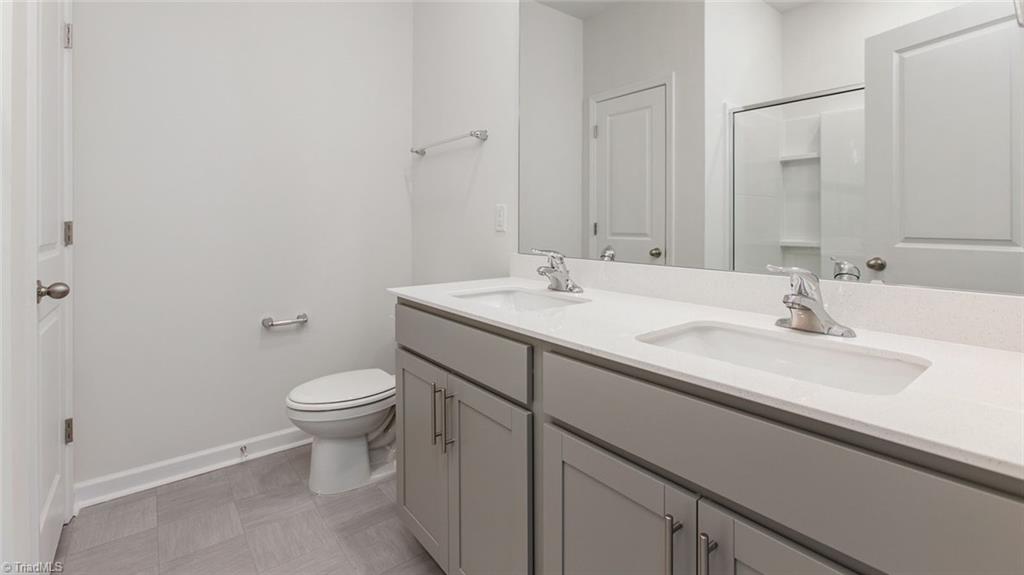 property viewer photo 15