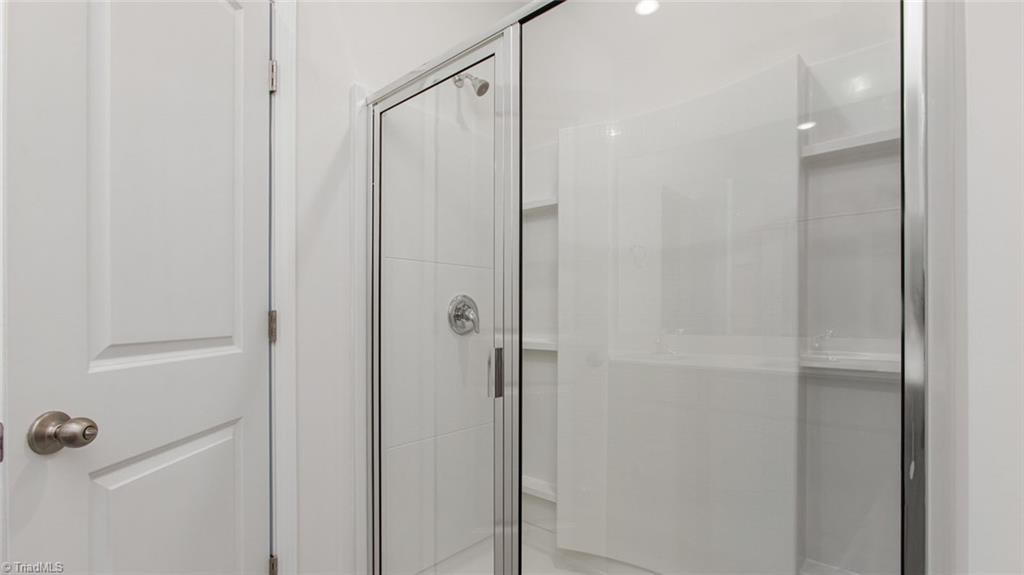 property viewer photo 16