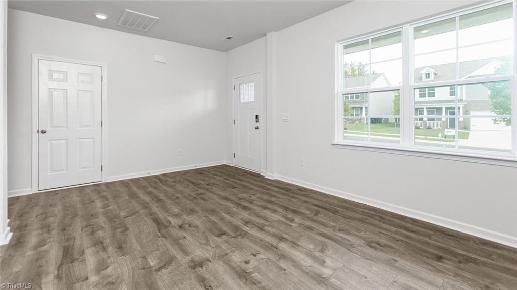 property viewer photo 3