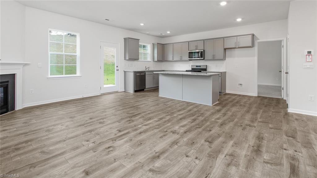 property viewer photo 6