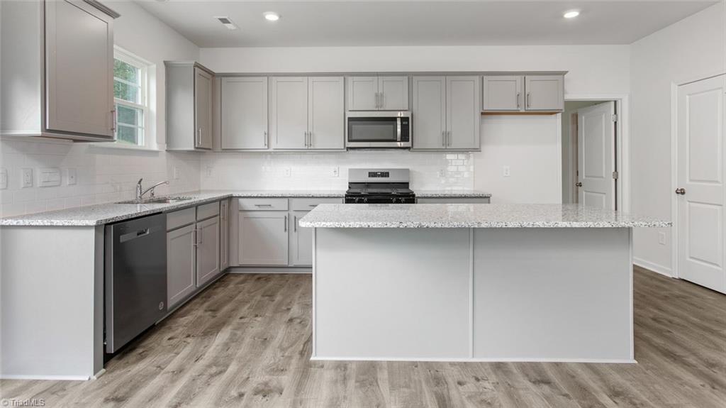 property viewer photo 8