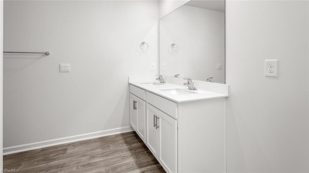 property viewer photo 15