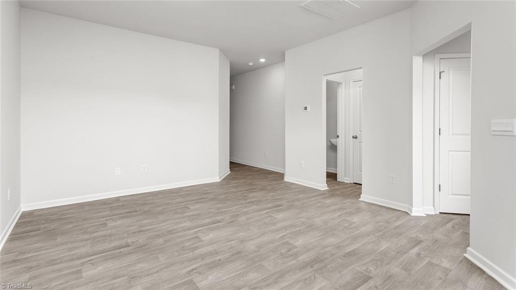 property viewer photo 6