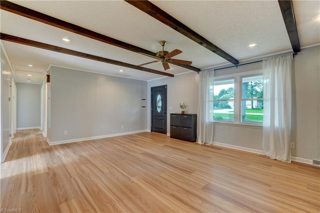 property viewer photo 4