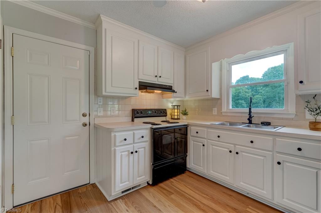 property viewer photo 9