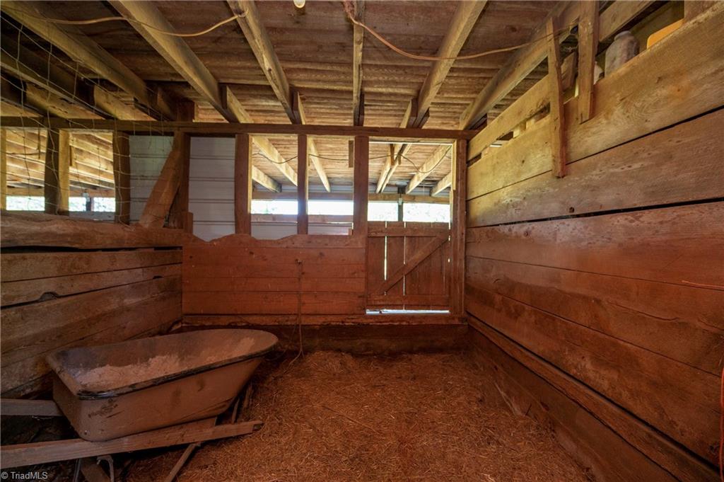 property viewer photo 42