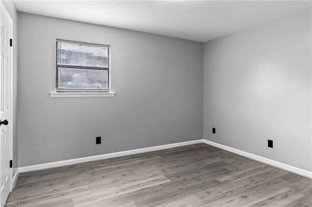 property viewer photo 15