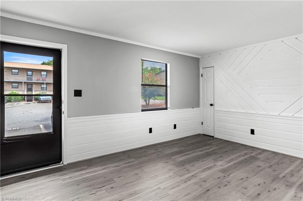 property viewer photo 3