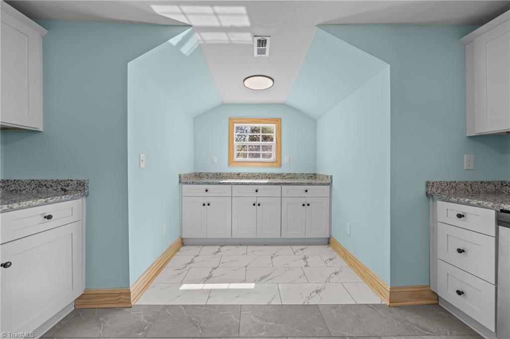 property viewer photo 18