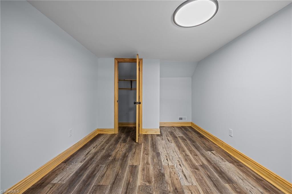 property viewer photo 35