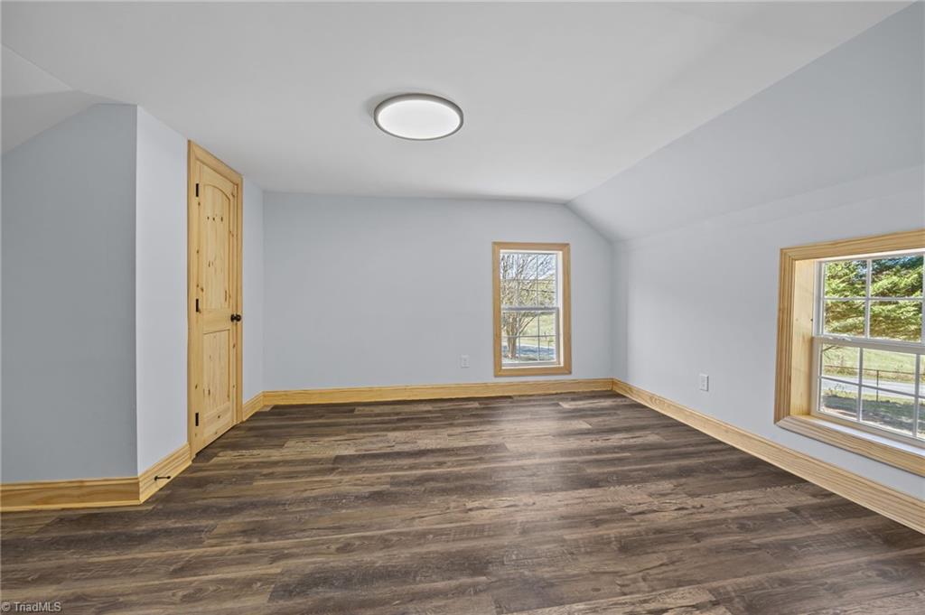 property viewer photo 36