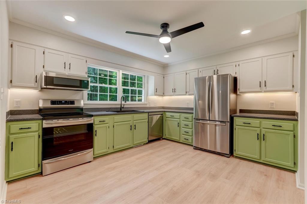 property viewer photo 12
