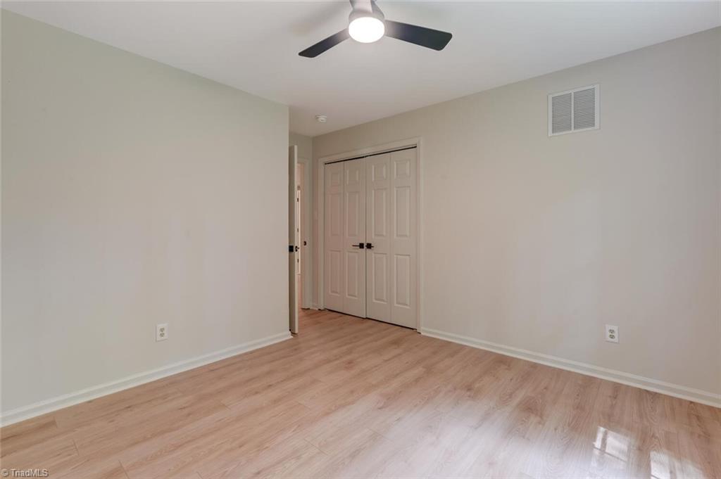 property viewer photo 18