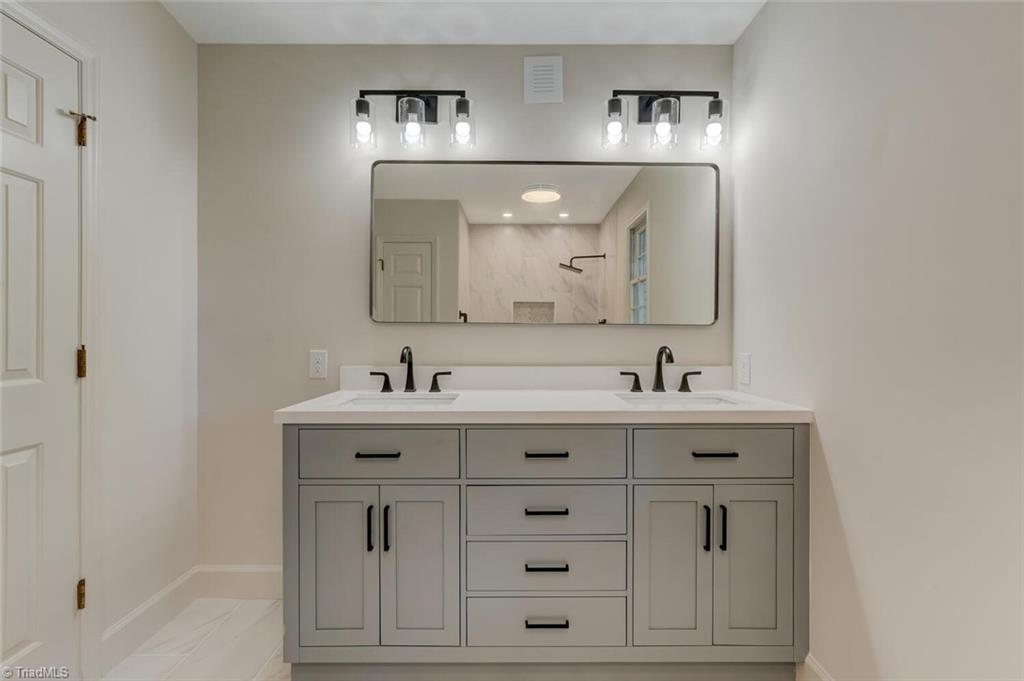 property viewer photo 21
