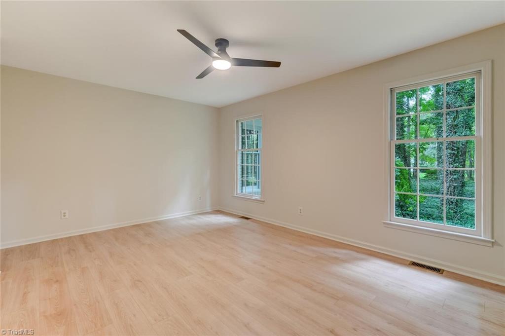 property viewer photo 25
