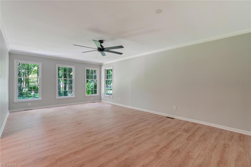 property viewer photo 4