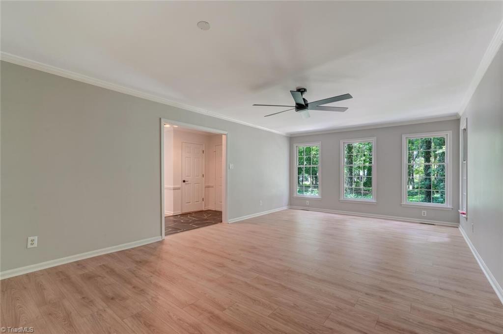 property viewer photo 5