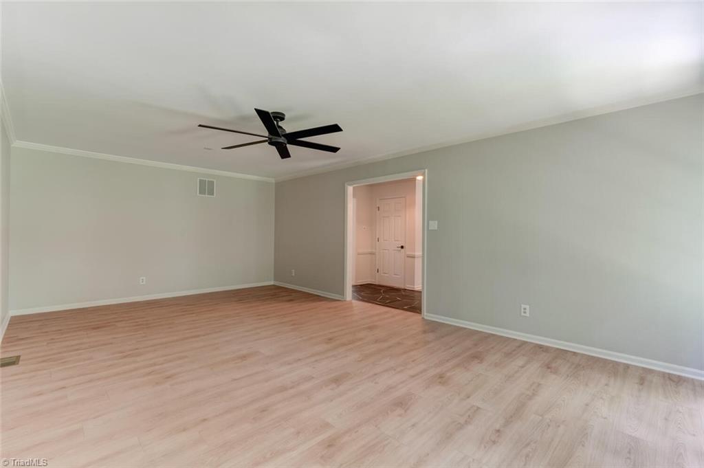 property viewer photo 6