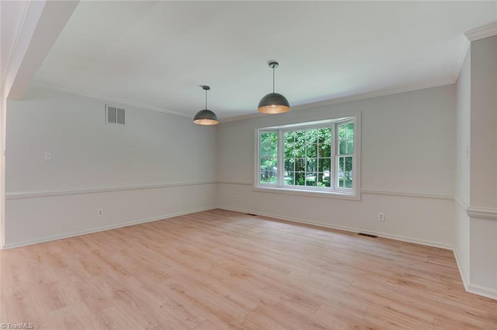 property viewer photo 7