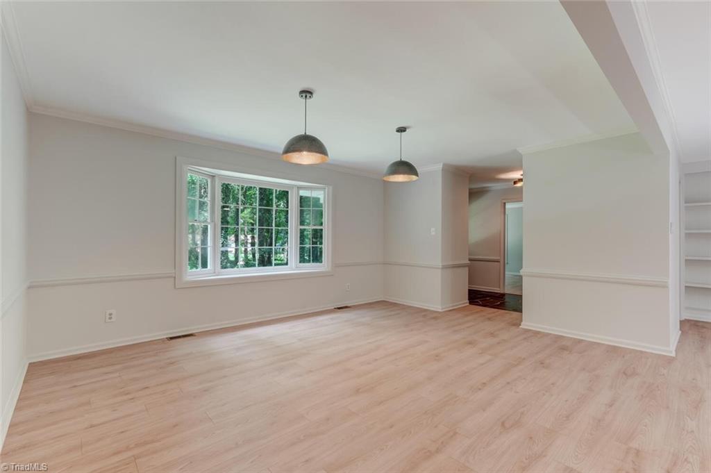 property viewer photo 8