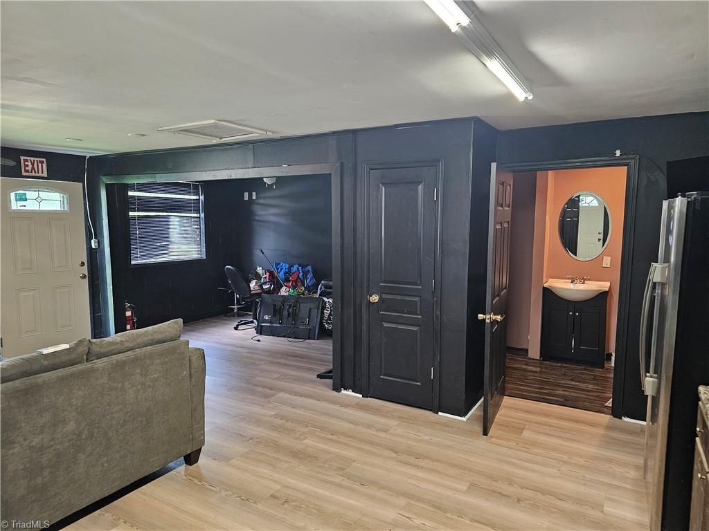 property viewer photo 3