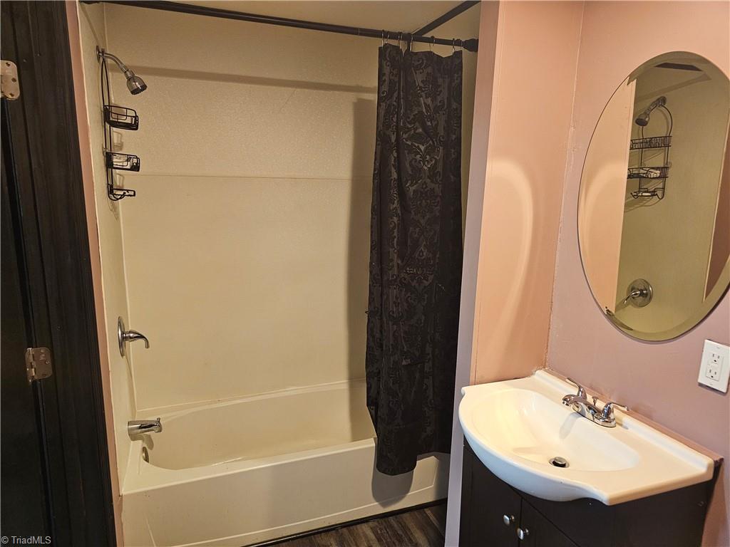 property viewer photo 7