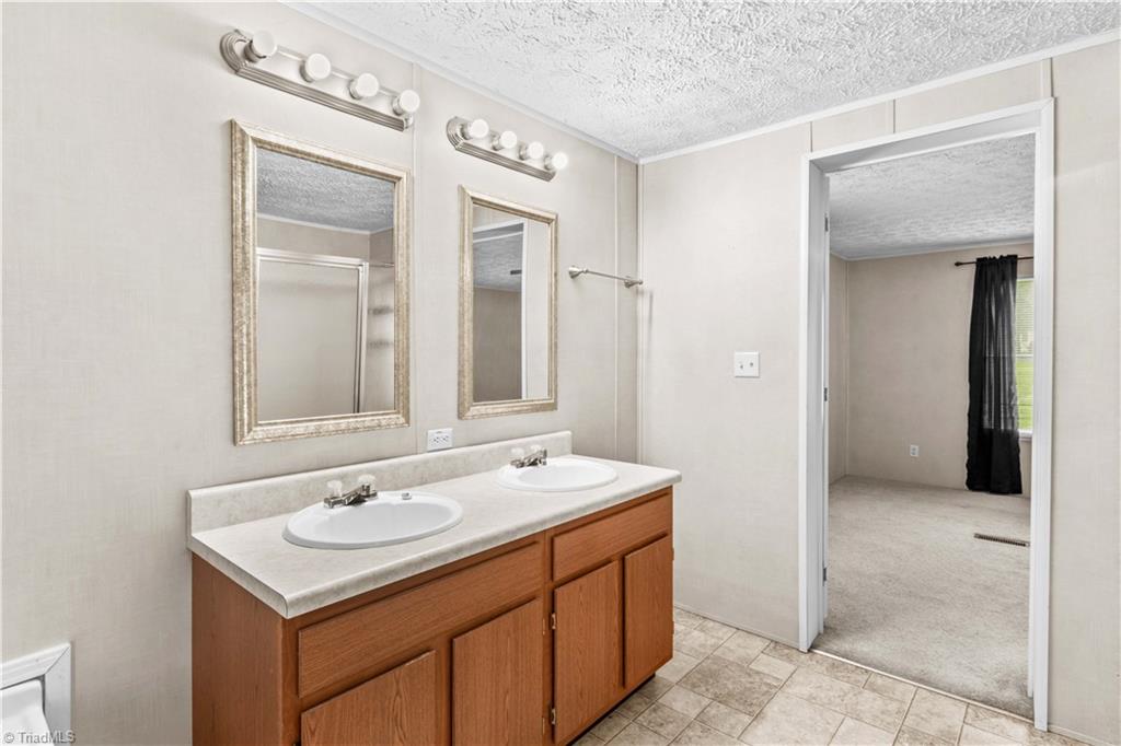 property viewer photo 20