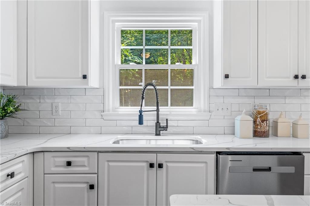 property viewer photo 12