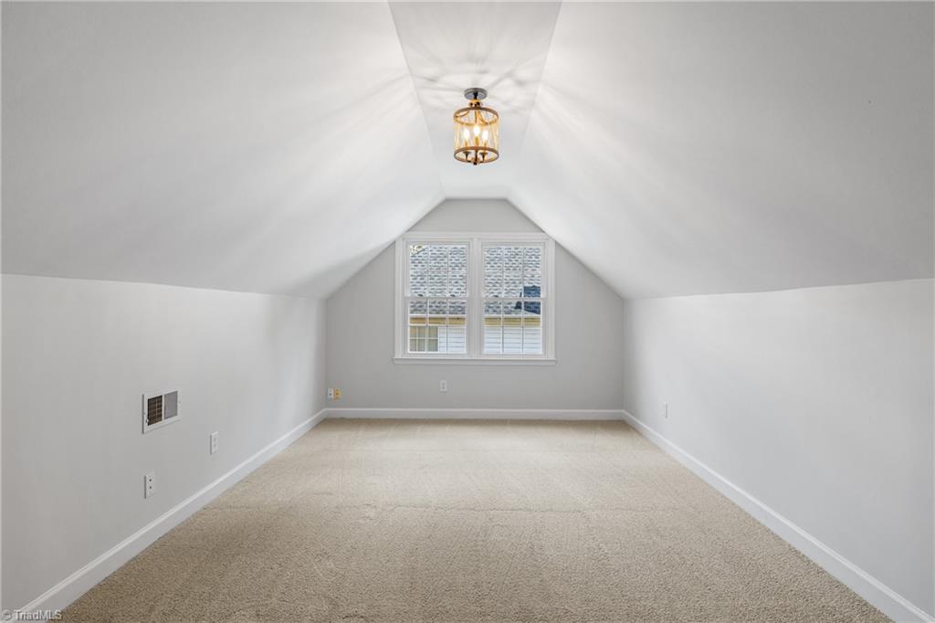 property viewer photo 38