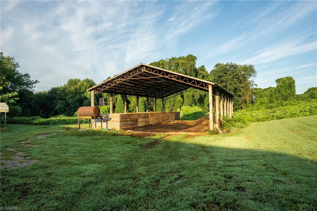 main property photo 45
