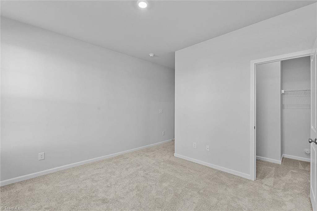 property viewer photo 18