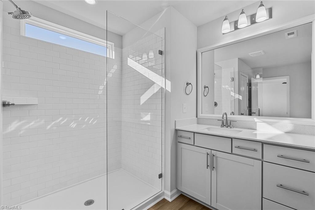 property viewer photo 24