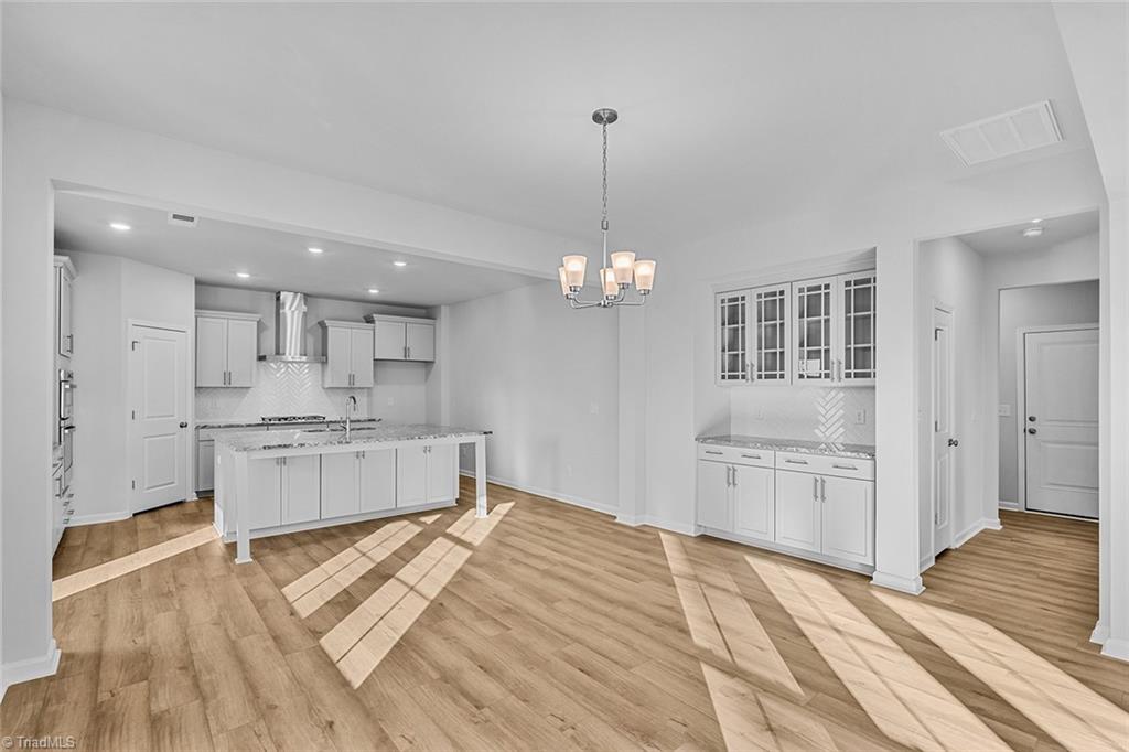 property viewer photo 9