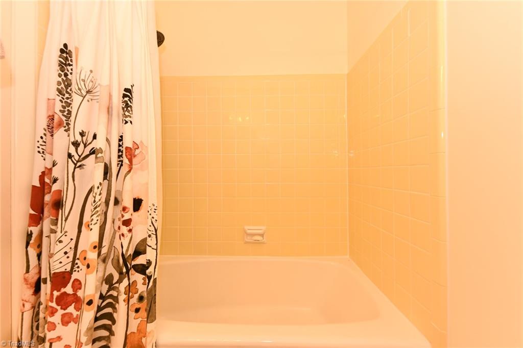 property viewer photo 12