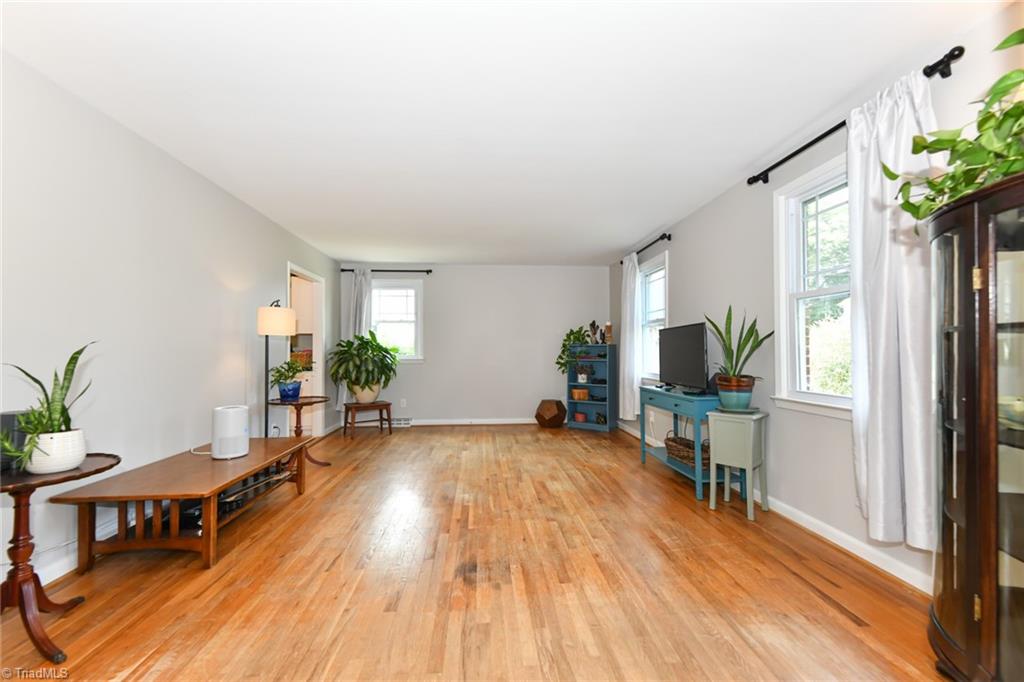 property viewer photo 3