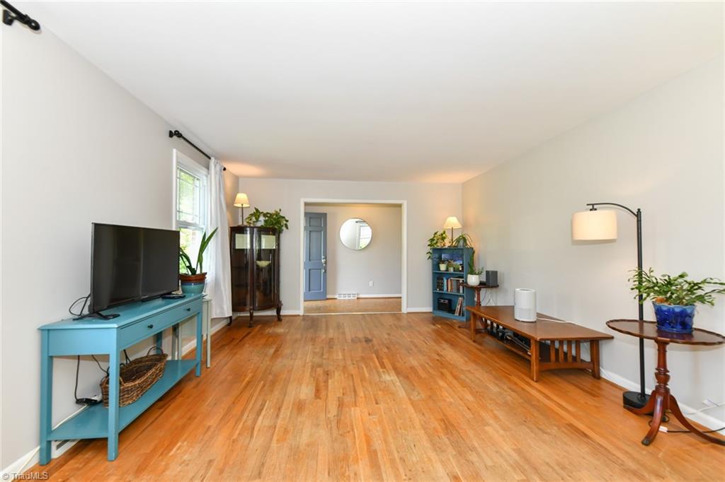property viewer photo 4