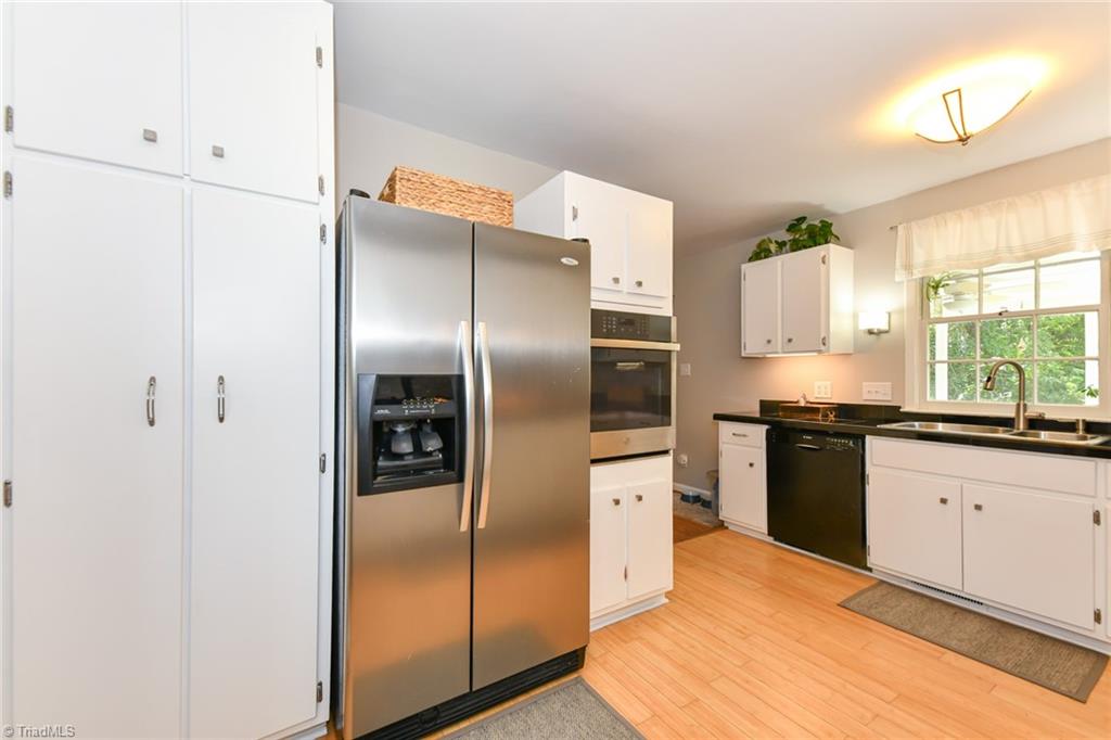 property viewer photo 7