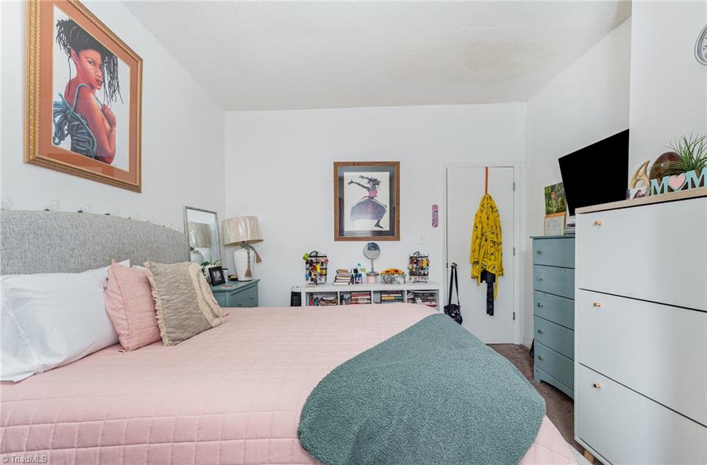 property viewer photo 9