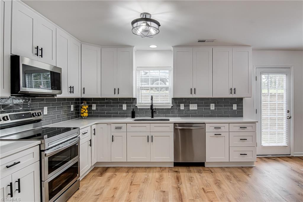 property viewer photo 12