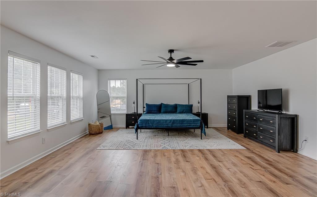 property viewer photo 18