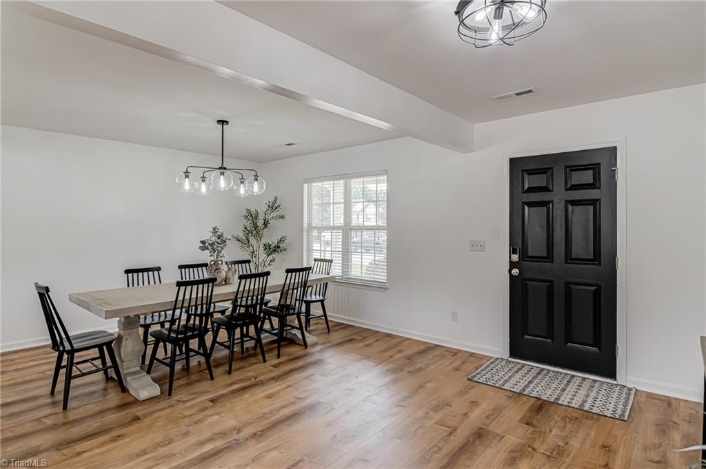 property viewer photo 3
