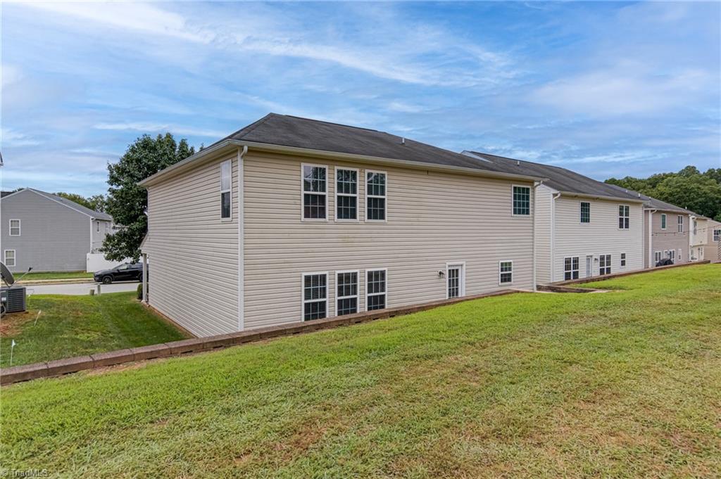 property viewer photo 30